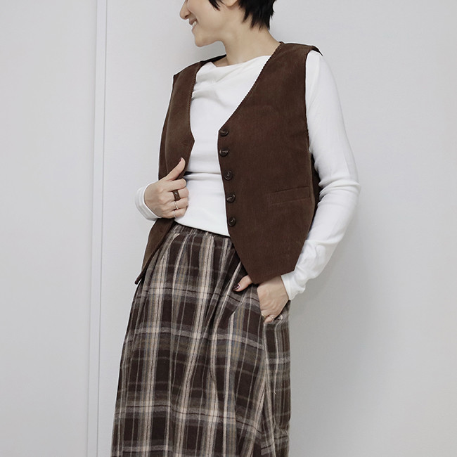 ❤︎秋冬新作❤︎重ねるだけで簡単おしゃれ♪コーデュロイベストブラウン25031BRF