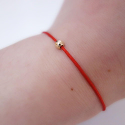 大好評★K14YG/14金★赤い糸幸せ良いご縁に恵まれるお守り重ね付けにもゴールドボールミサンガブレスレットアンクレット 5枚目の画像