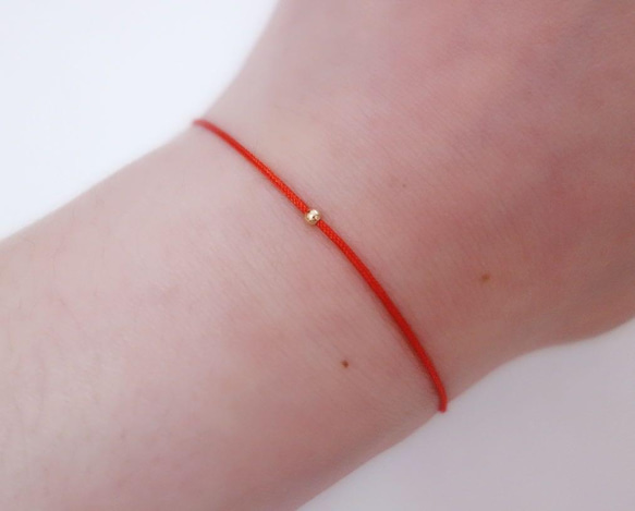 大好評★K14YG/14金★赤い糸幸せ良いご縁に恵まれるお守り重ね付けにもゴールドボールミサンガブレスレットアンクレット 7枚目の画像