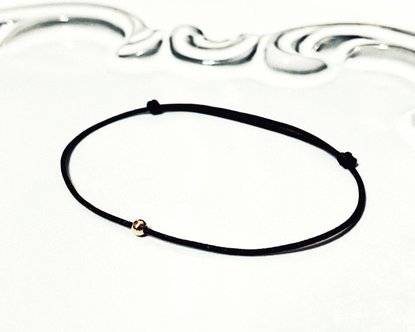 大好評★K14YG/14金★赤い糸幸せ良いご縁に恵まれるお守り重ね付けにもゴールドボールミサンガブレスレットアンクレット 2枚目の画像