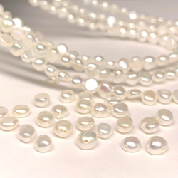 【淡水パール】バロック　4~5mm　10粒　 ハンドメイド素材 3枚目の画像