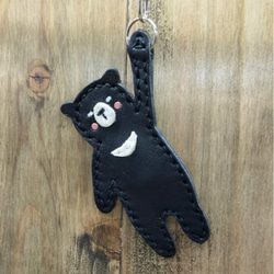 ぶら～ん』クマさんキーホルダー＊ツキノワグマ 牛本革 バッグチャーム