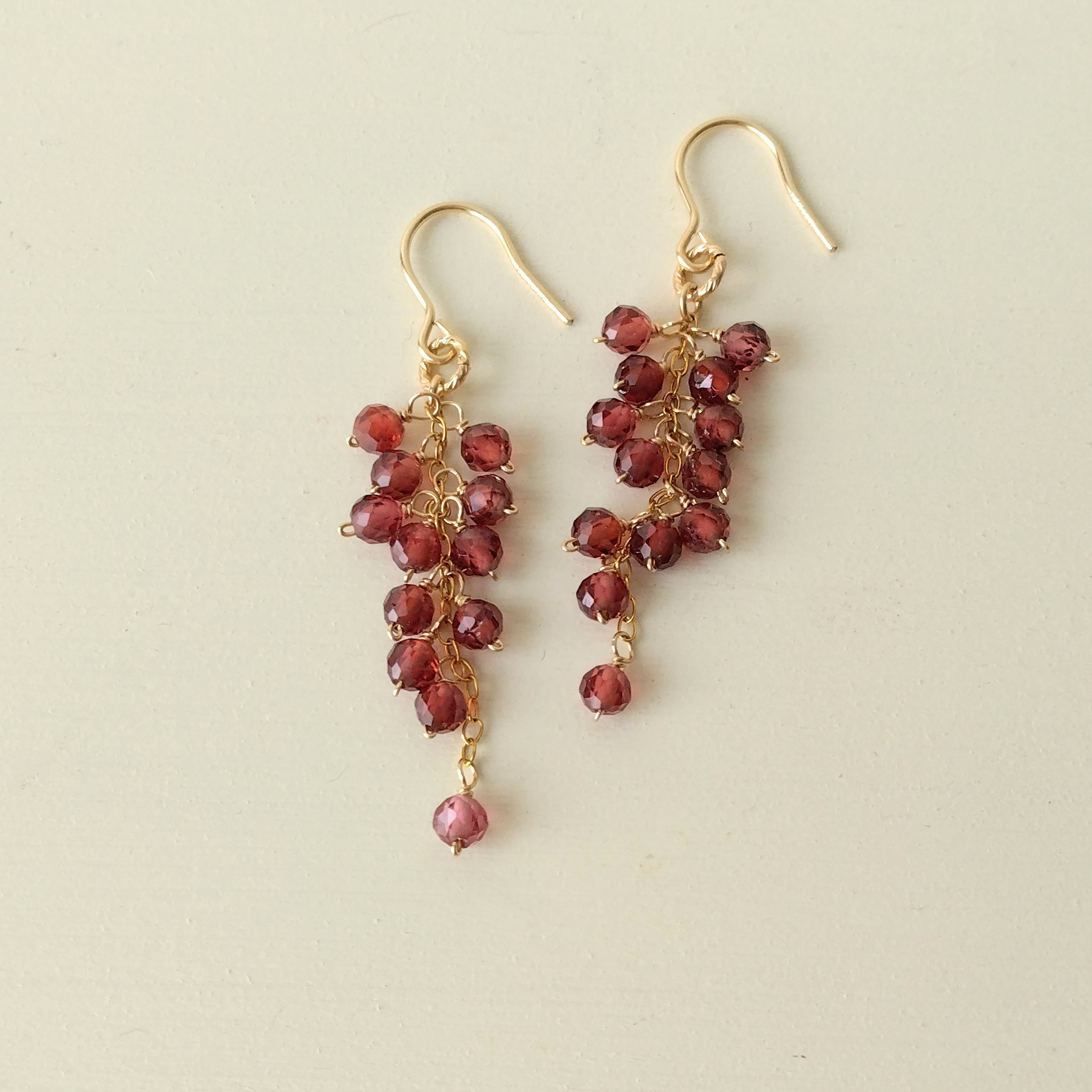 ガーネットシャワーピアス(14kgf)