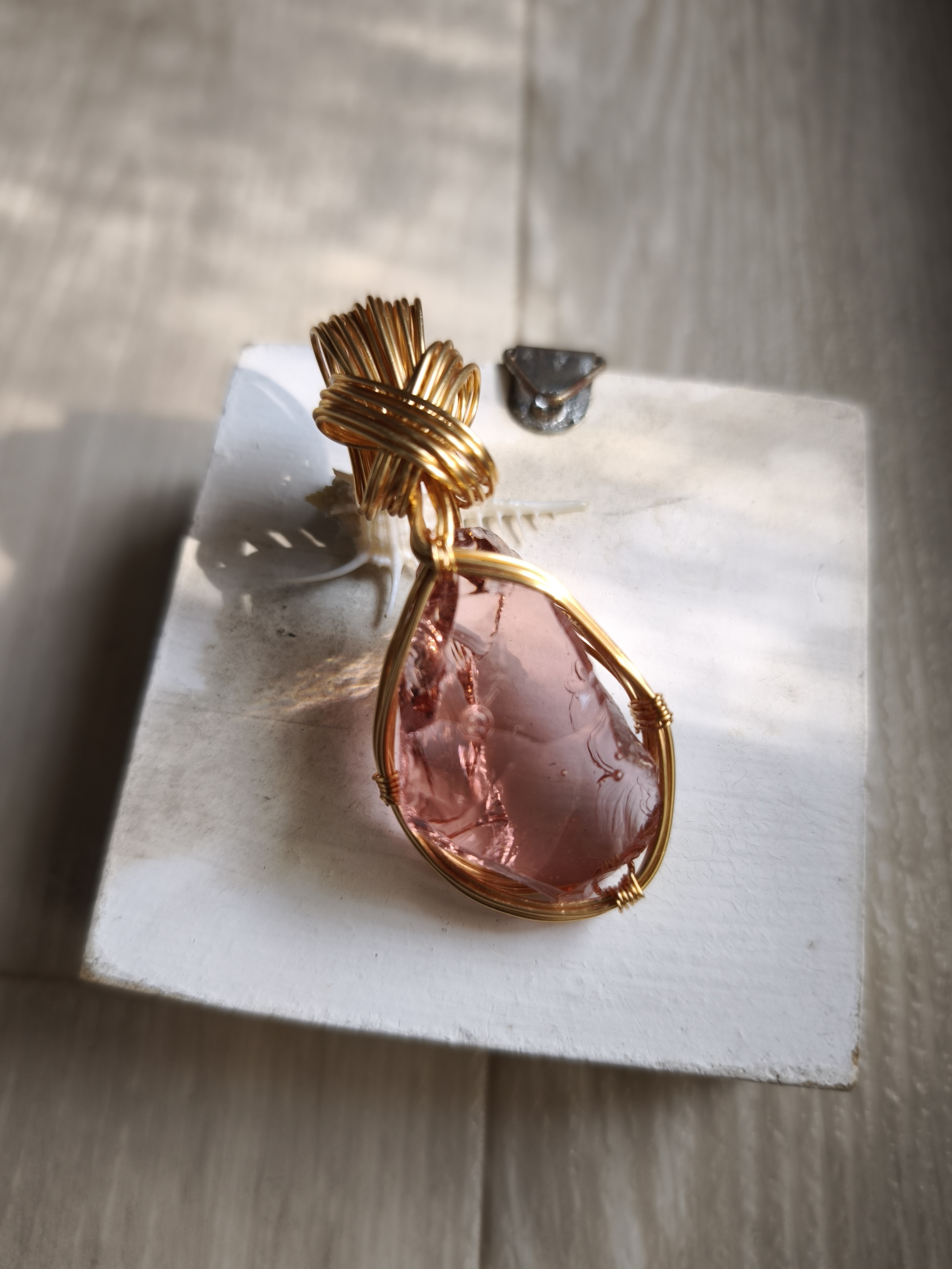 純正アンダラクリスタル　ロゼピンク　ペンダントトップ　23g　14kgf