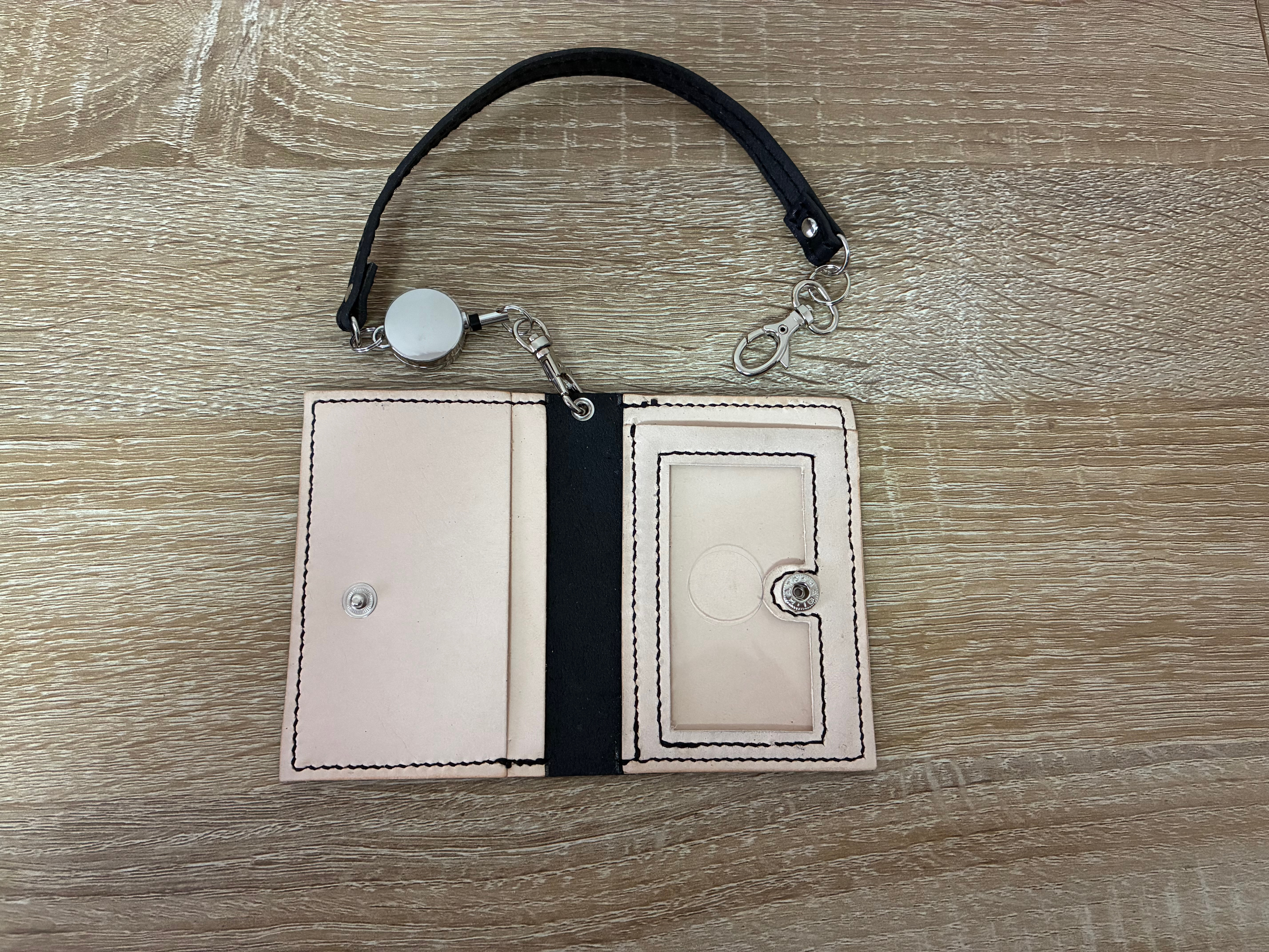 【シンプルイズベスト】大人のための本革パスケース