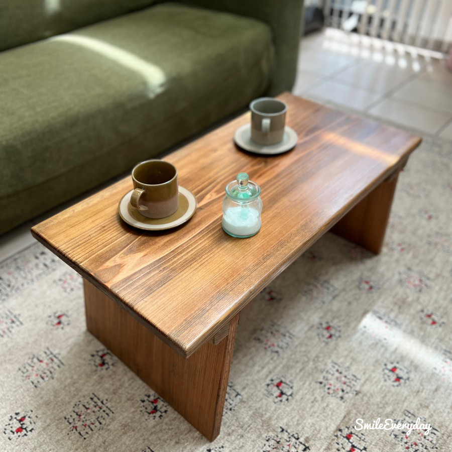 ローテーブル　カフェテーブル　無垢材