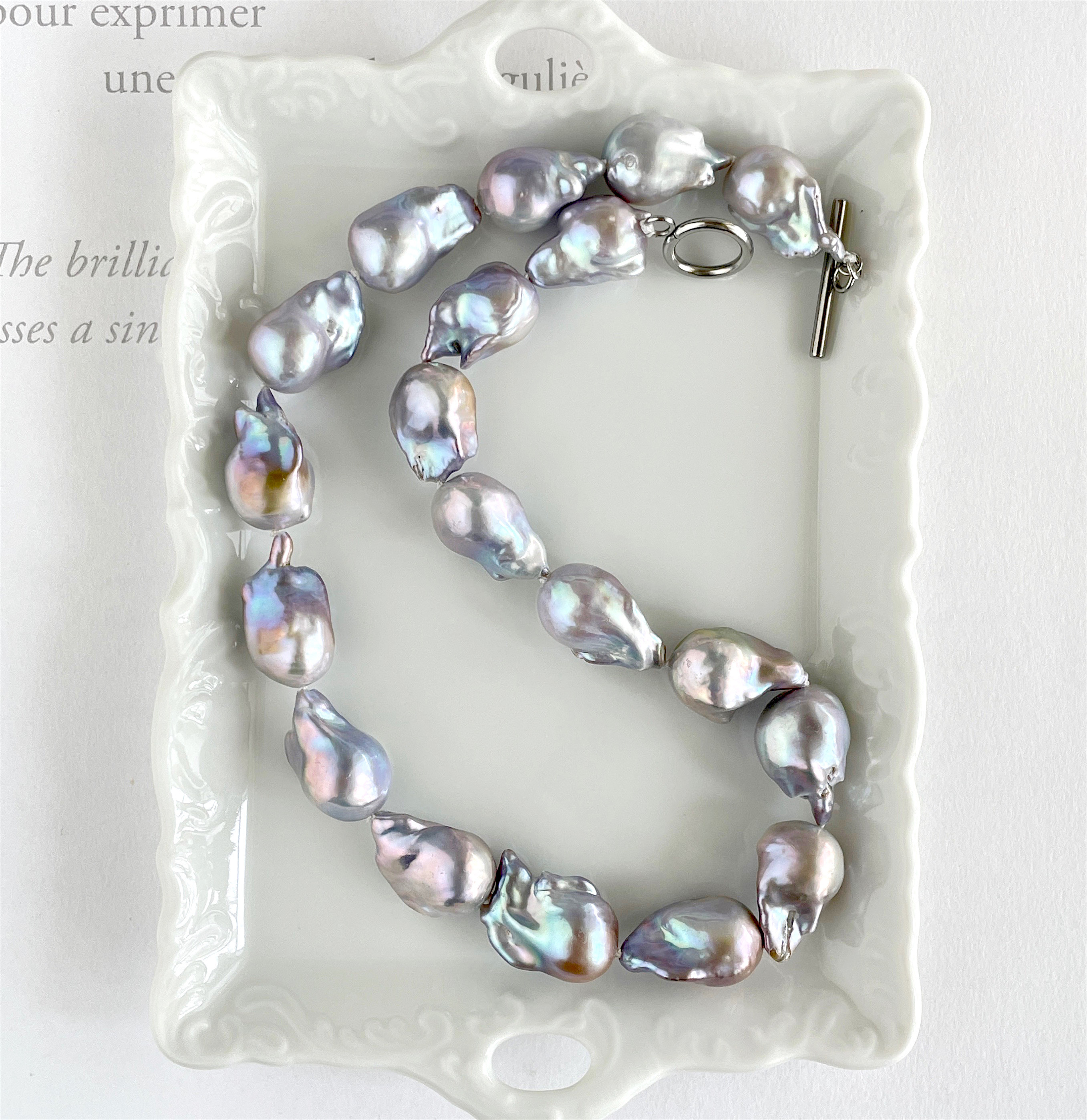 ラベンダーシルバーカラー オイスターパールのチョーカー　コバルト 中粒 1点のみ