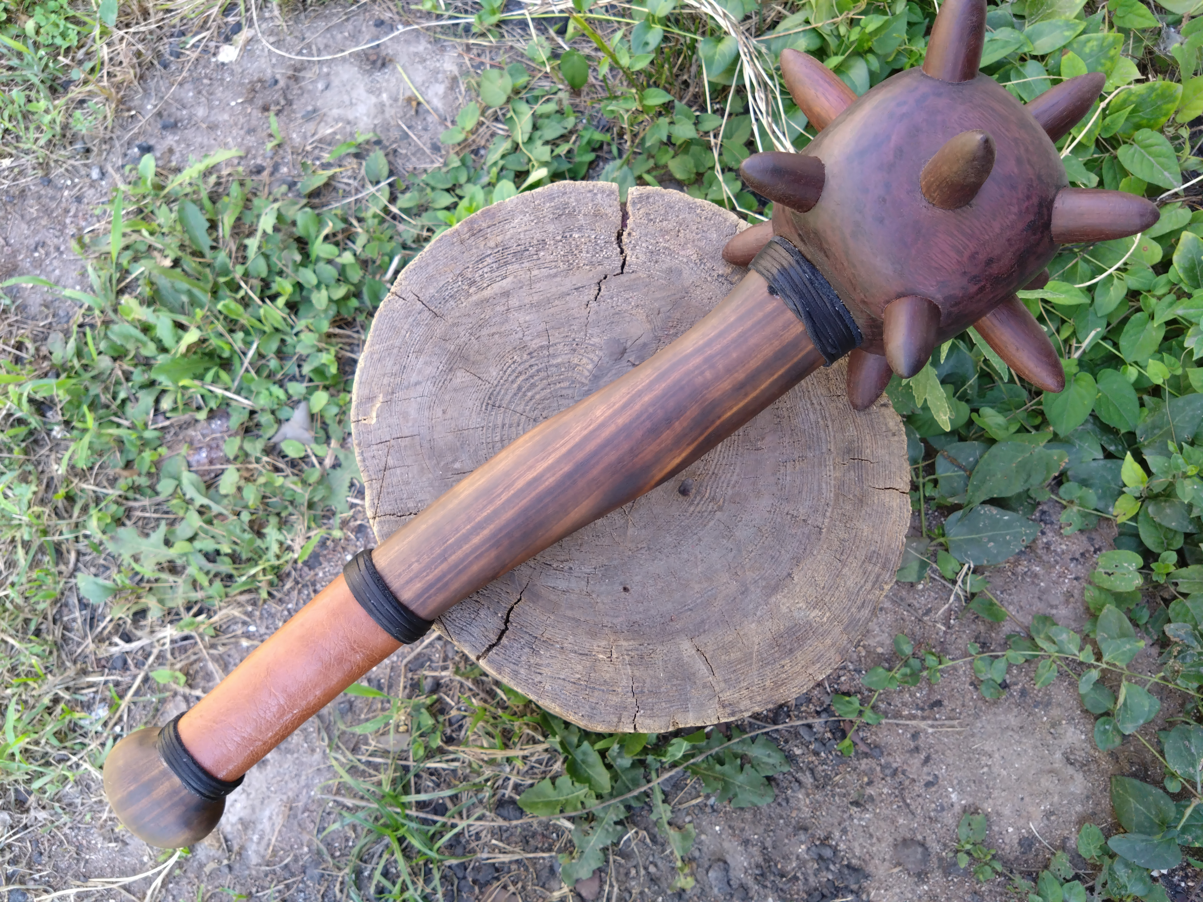 棘付きメイス形ツボ押し（木製）