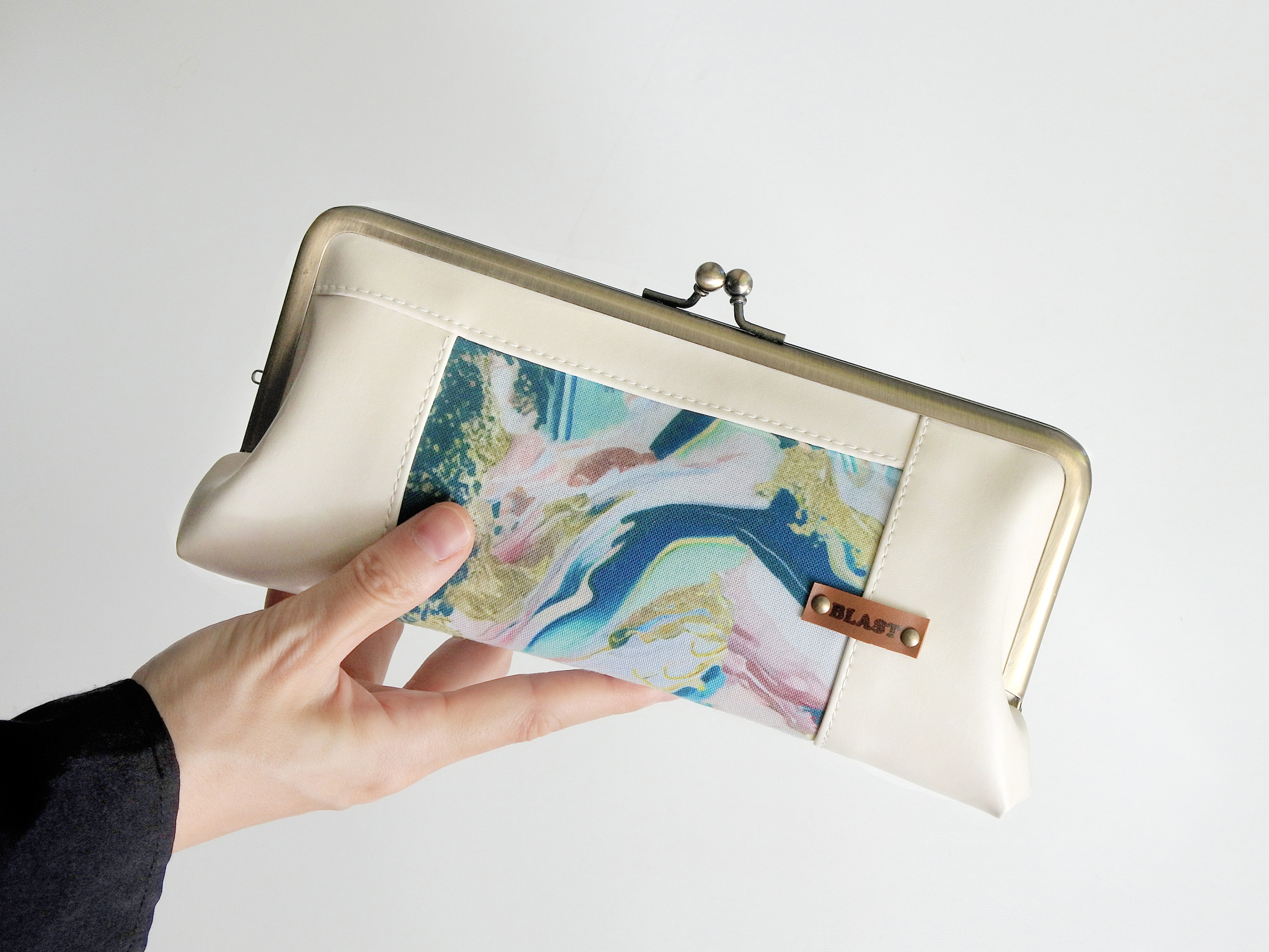 3月上旬～中旬のお届け・合皮×大理石風アート柄のがま口長財布【選べる裏地・有料オプション有り】【受注製作】