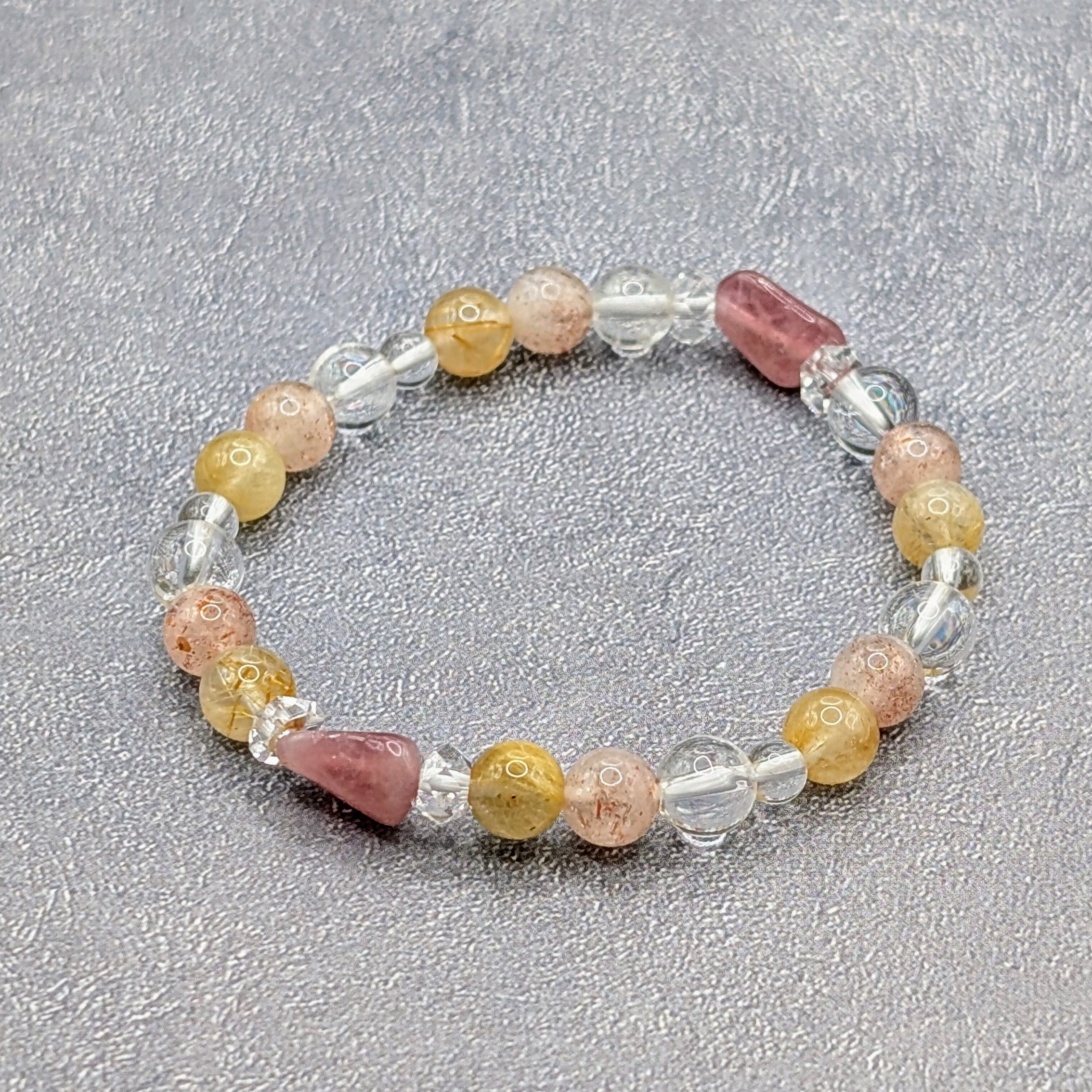【頑張るエネルギーを授ける】ルチルクォーツ、サンストーン、ローズクォーツの天然石ブレスレット　パワー♪ストーン