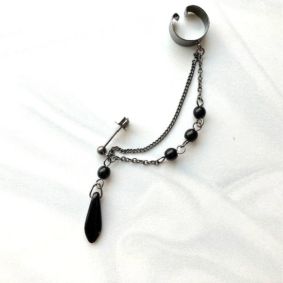 ●チェーン追加●ブラックのイヤーカフ　(夏のまとめ髪、明るい髪色に映えるイヤーカフ　ダガー) 3枚目の画像