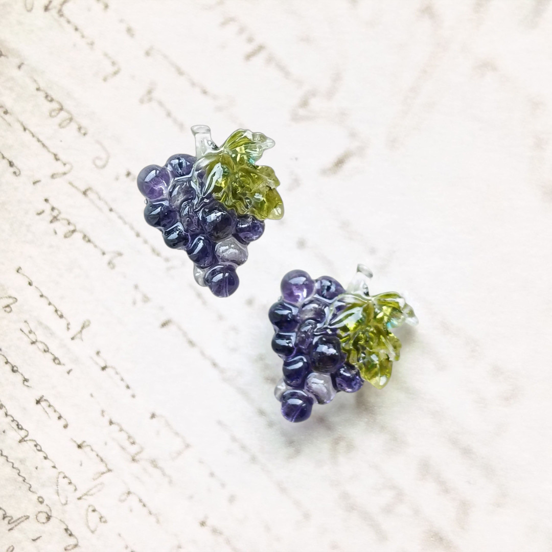 〜葡萄のJewelイヤリング〜　ぶどう　ブドウ　薔薇　フルーツ　果物　桃　クリア　キャンディー　飴　フラワー　チェリーイヤリング・ノンホールピアス