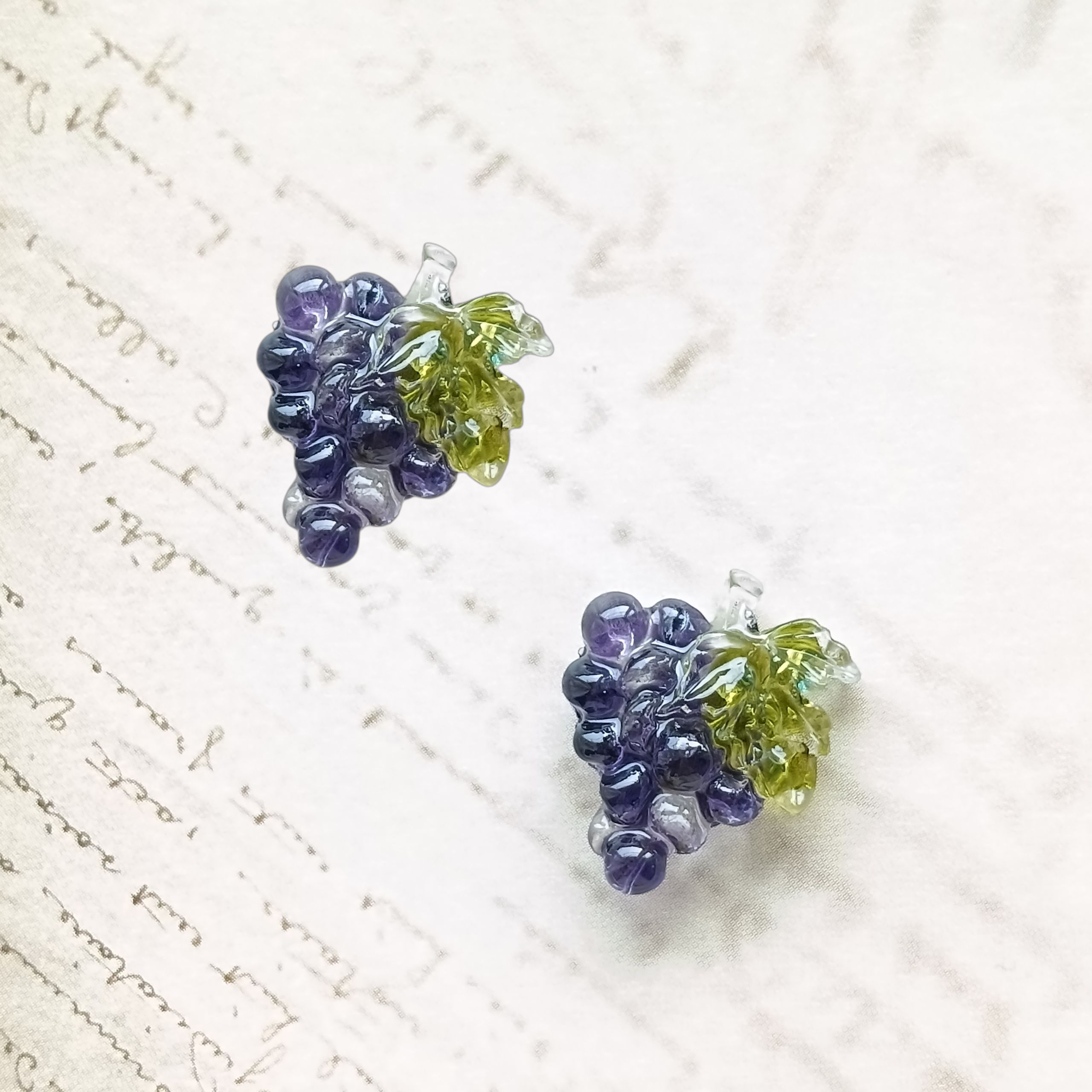 〜葡萄のJewelイヤリング〜　ぶどう　ブドウ　薔薇　フルーツ　果物　桃　クリア　キャンディー　飴　フラワー　チェリー