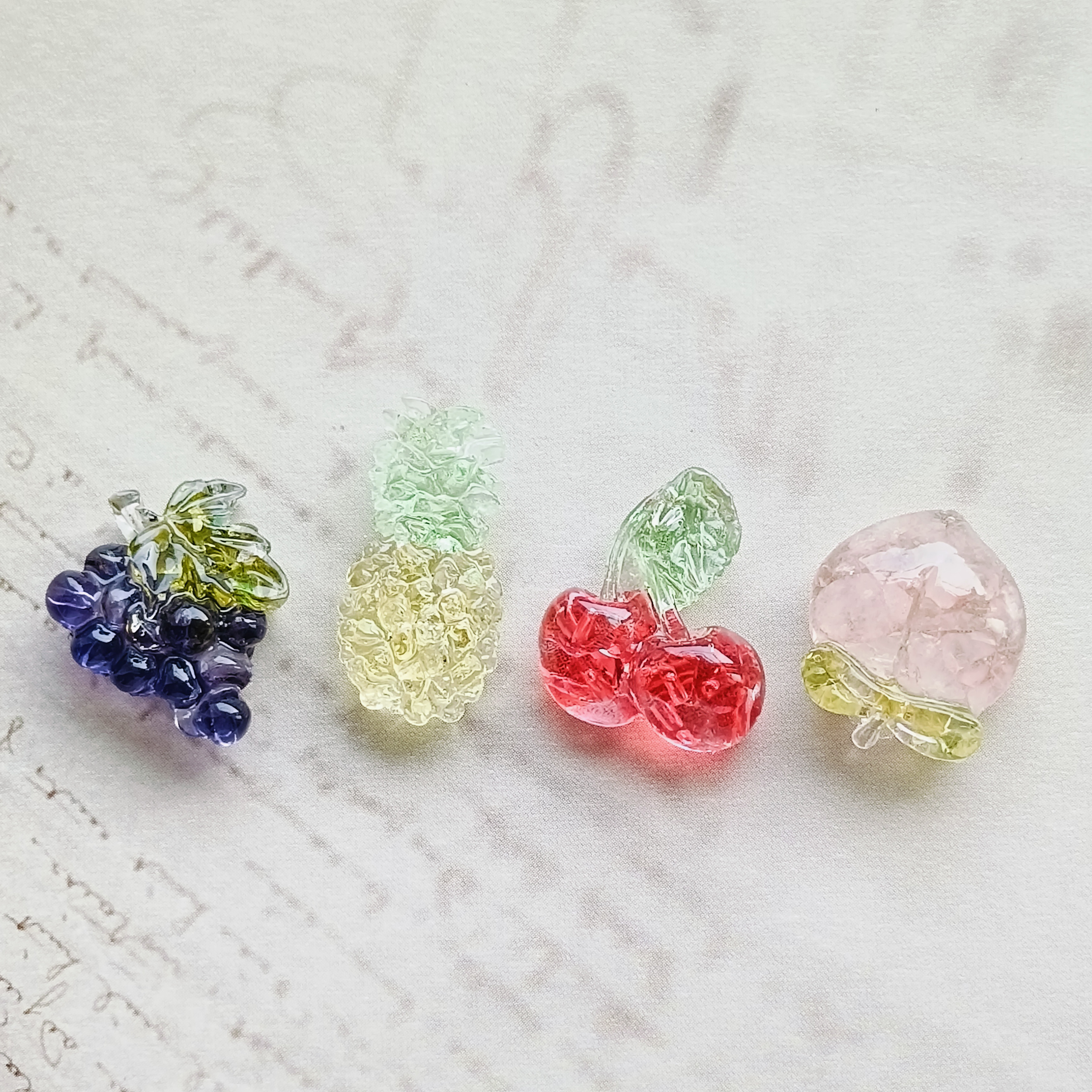 〜葡萄のJewelイヤリング〜　ぶどう　ブドウ　薔薇　フルーツ　果物　桃　クリア　キャンディー　飴　フラワー　チェリー