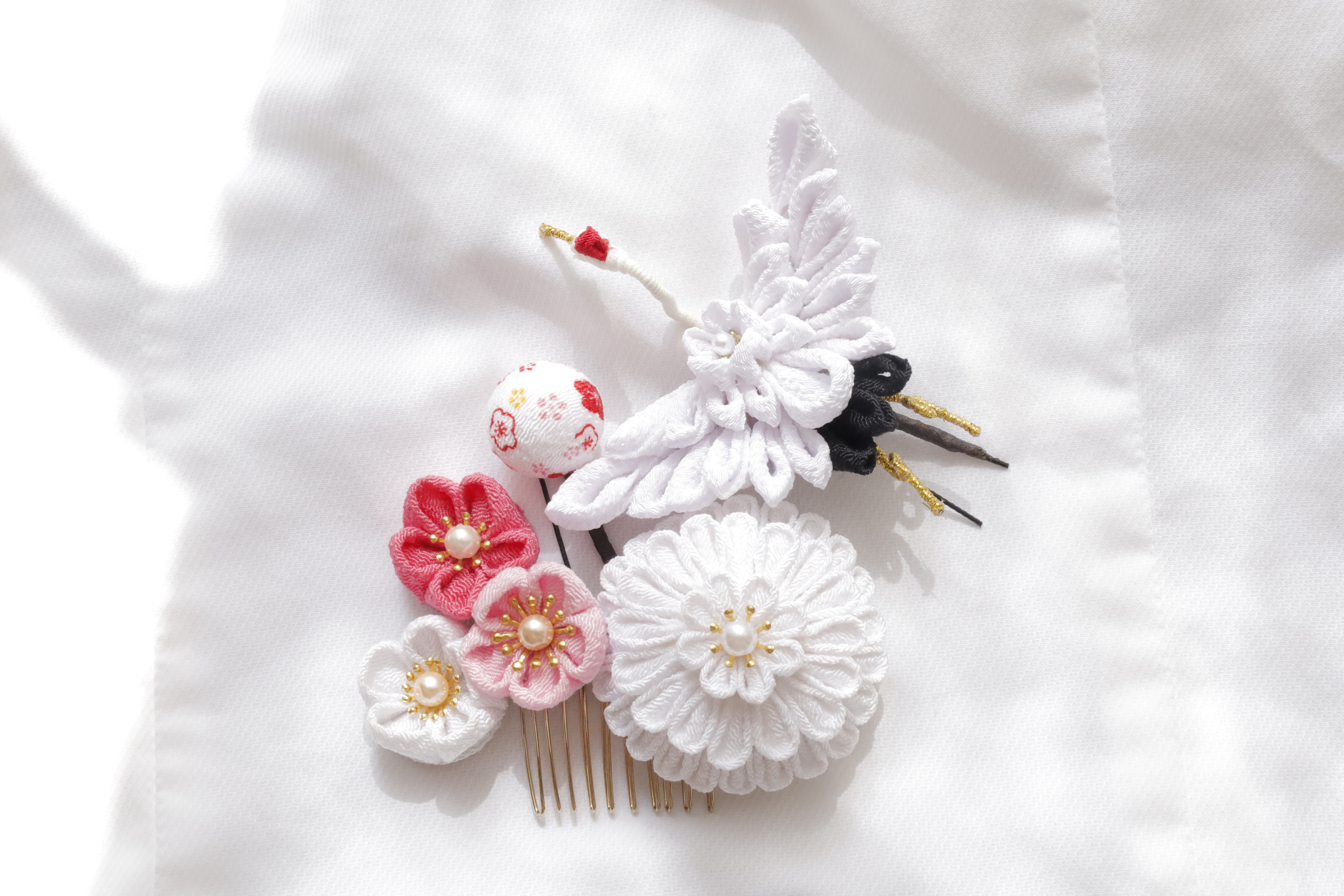 鶴と梅のつまみ細工髪飾り＊成人式・卒業式・和婚に