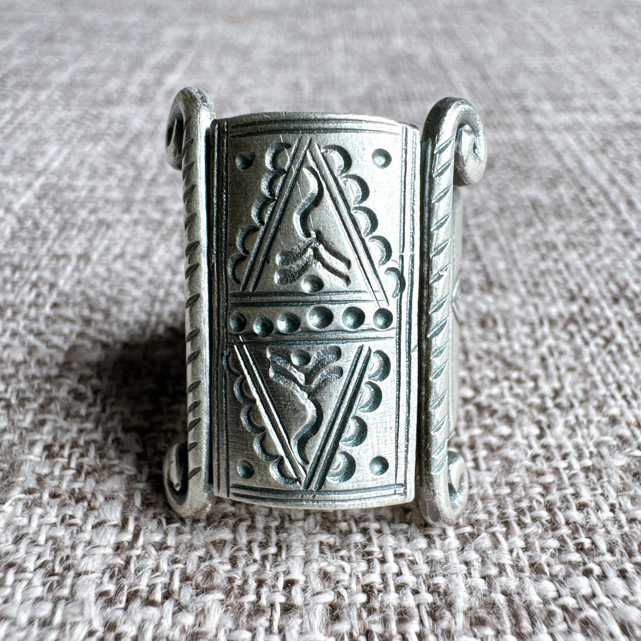 カレンシルバーリング