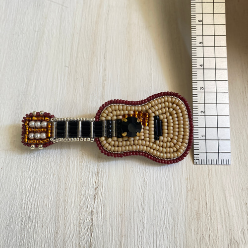音楽好きな方へ♪ギター刺繍ブローチ⭐︎acoustic guitar broach