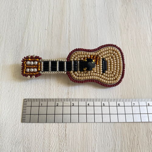 音楽好きな方へ♪ギター刺繍ブローチ⭐︎acoustic guitar broach