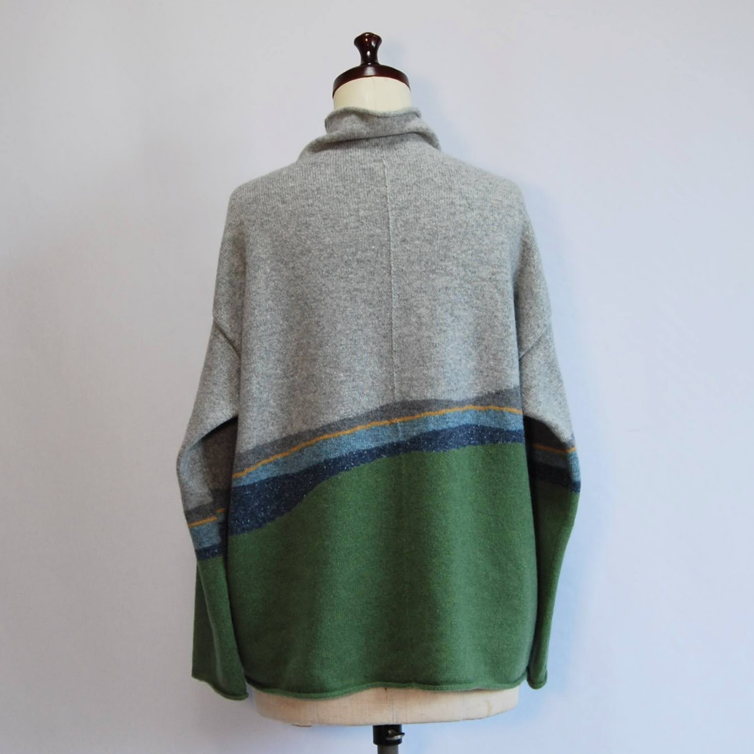 【受注制作】『曇りの日の散歩』色を着る  境界線のセーター