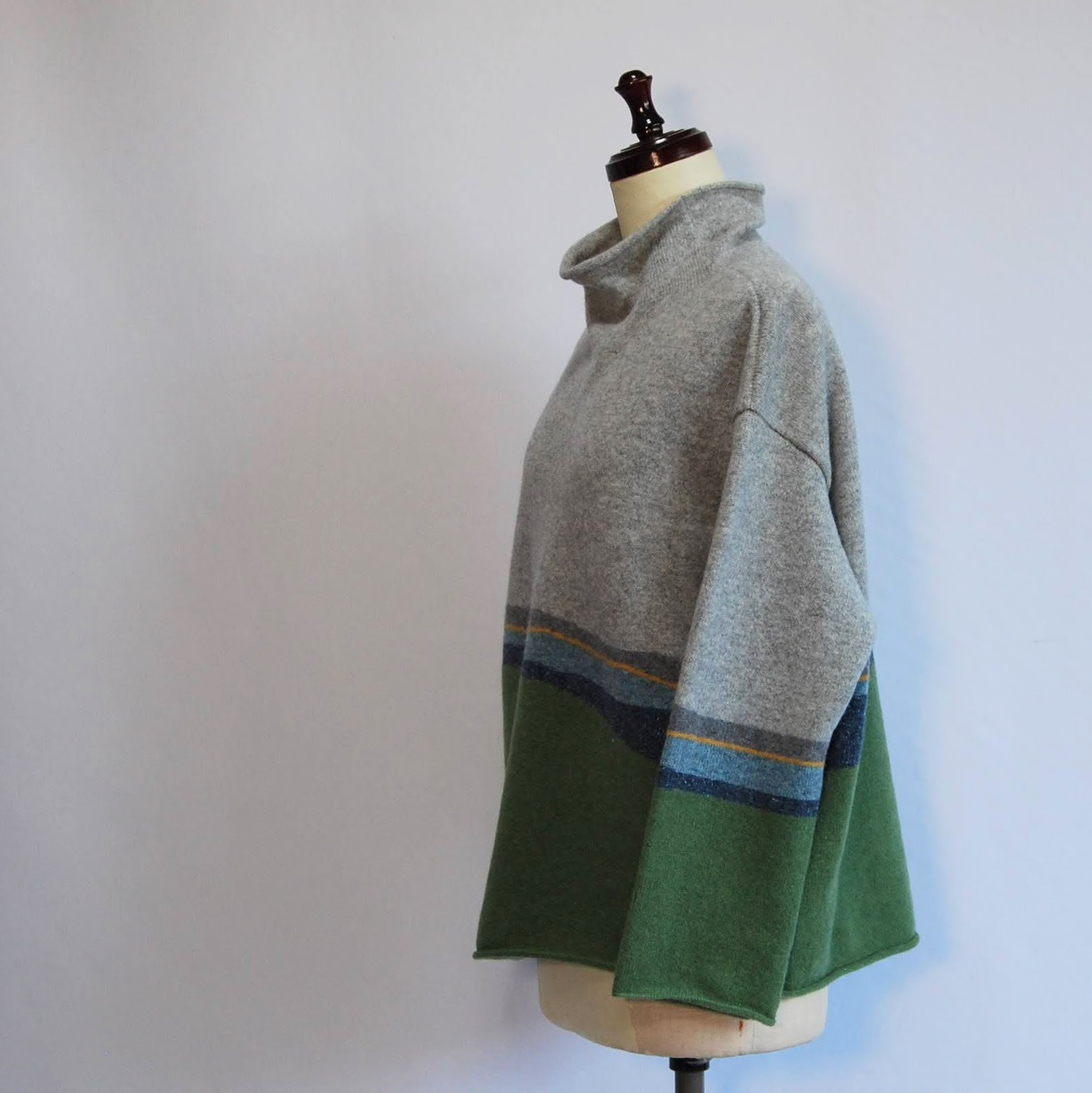 【受注制作】『曇りの日の散歩』色を着る  境界線のセーター