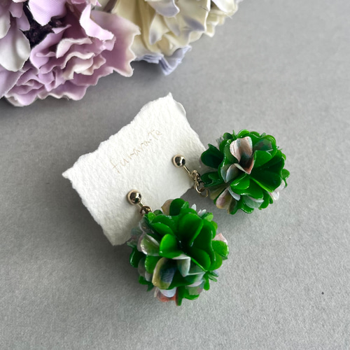 花びらイヤリング／ピアス（紙素材・グリーン×和柄） イヤリング
