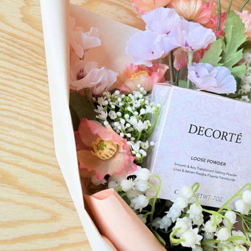 コスメブーケ　ブーケプルズ　結婚式 コスメブーケプルズ💄💐🤍 誰に当たるかな〜って考えながら
