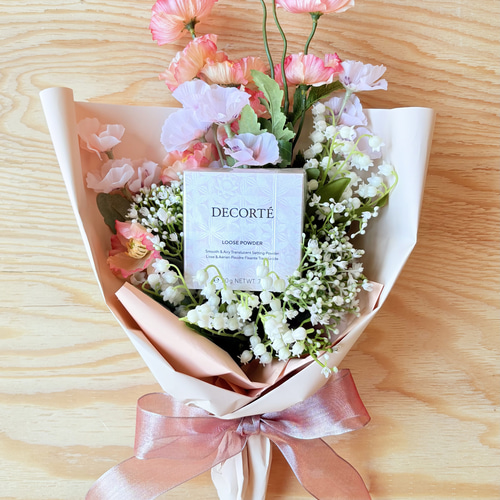 コスメブーケ　ウェディング　ブーケトス　ハンドメイドブーケ　花束　　ブーケプルズ オーダーコスメブーケ見た目の華やかさと実用性を兼ね備えた