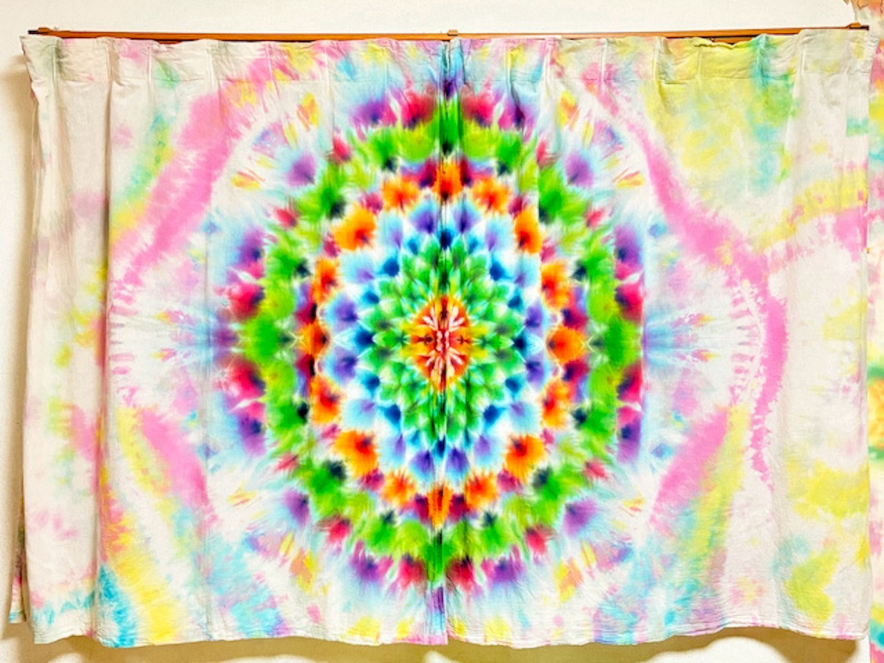 タイダイ染め カーテン 美しい幻想的な大曼荼羅 HD24-69