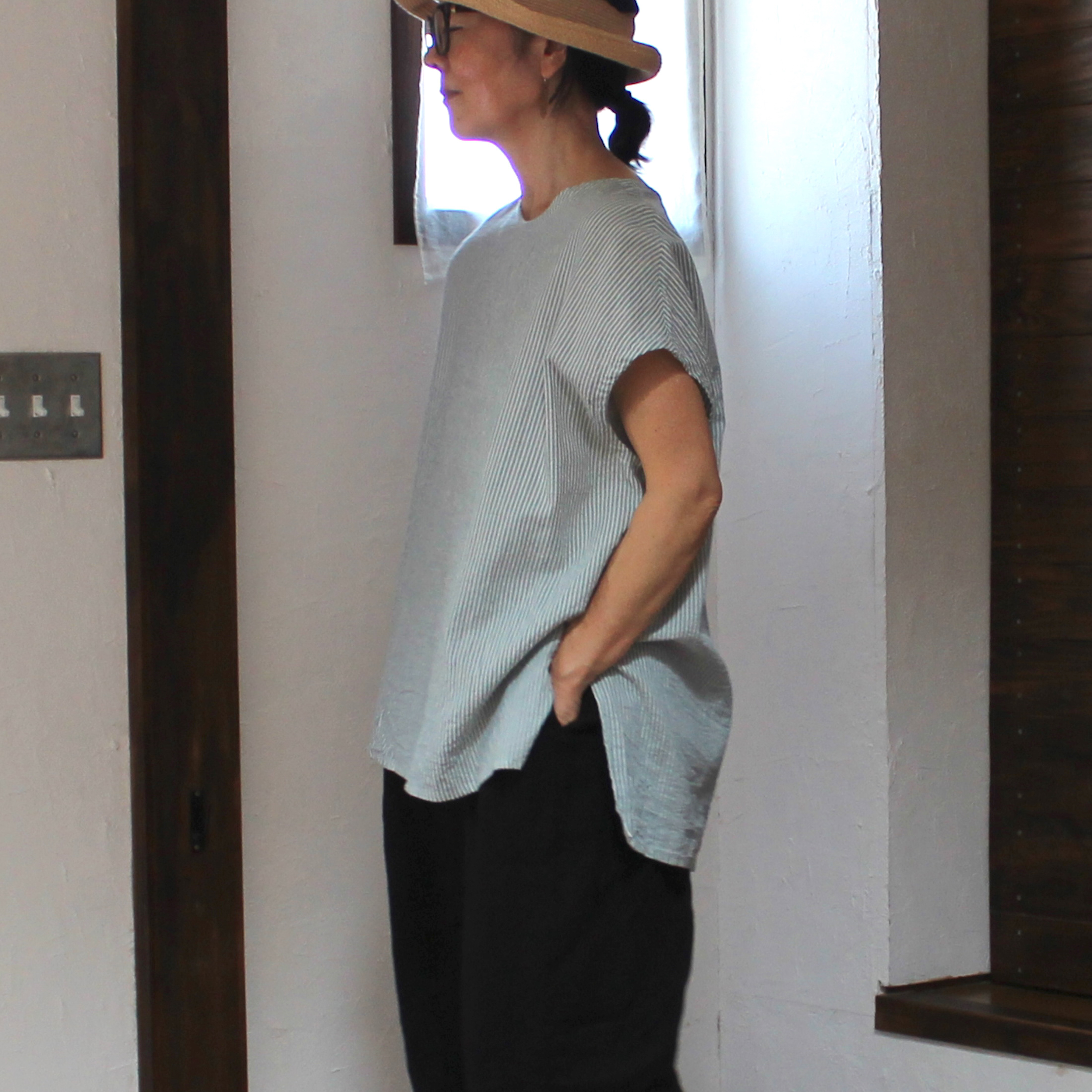 柔らかコットンリネン　ストライプ　フレンチスリーブワイドブラウス　オフホワイトxブルー