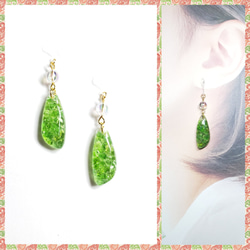 ピアス　緑　黄緑　かすみ草　レジン　ビジュー　水色　パール　チャーム　春　発表会 ピアス 緑 黄緑 かすみ草 レジン ビジュー 水色 パール チャーム