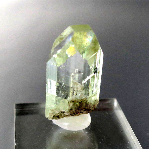 アポフィライト（魚眼石） ポイント レモンカラー レア【一点物】透明