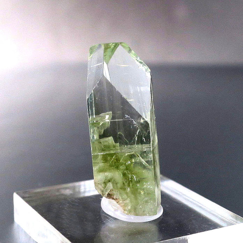 アポフィライト（魚眼石） ポイント レモンカラー レア【一点物】透明