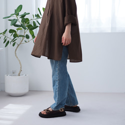 大人のシアーワッシャーブラウス ブラウン 体型カバーにも(長袖シャツ) 9枚目の画像