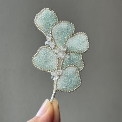 オートクチュールビーズ刺繍ブローチ ハスの実 ブローチ So do I