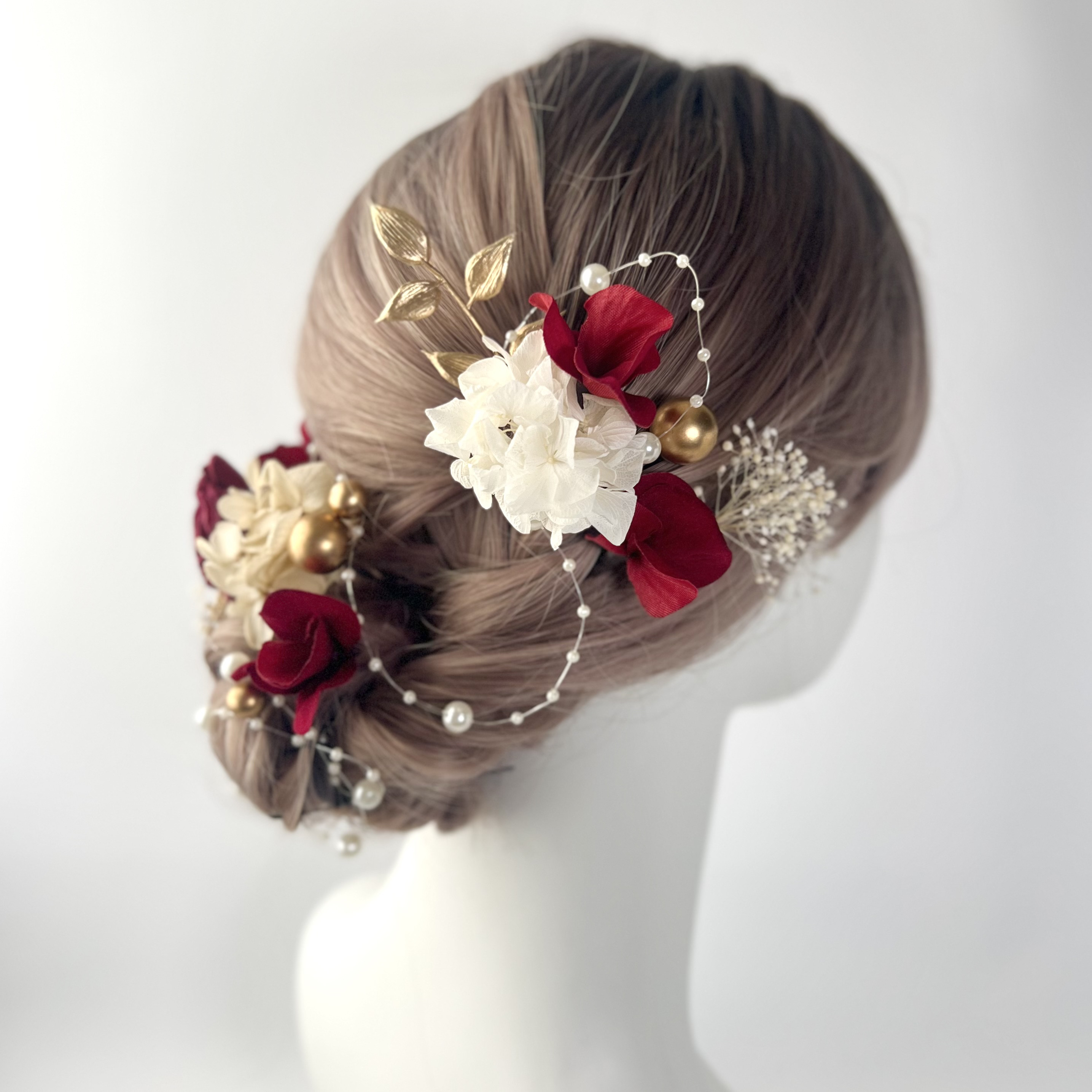 赤い小花とパールの髪飾り　成人式　卒業式　前撮り　結婚式　振袖　ヘアアクセサリー　髪かざり