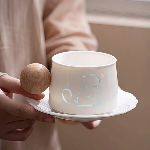 玲瓏磁器 マグカップ - 猫＆犬デザイン 透かし彫り 木製ハンドル付き