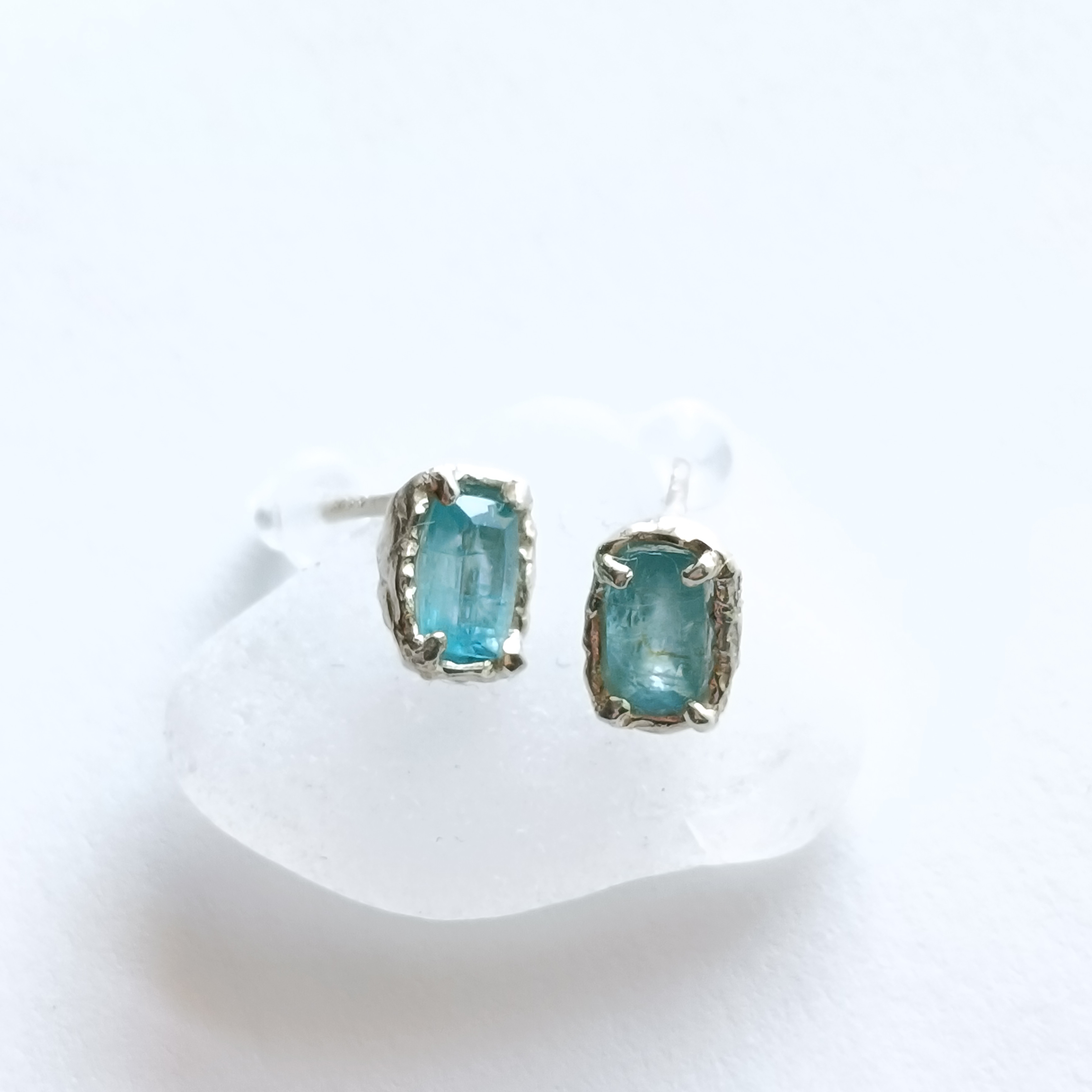 ［SV925］Hekirei-碧麗- ピアス グランディディエライト　ハワイアンジュエリー鎚目　ロイヤルグリーン　希少石