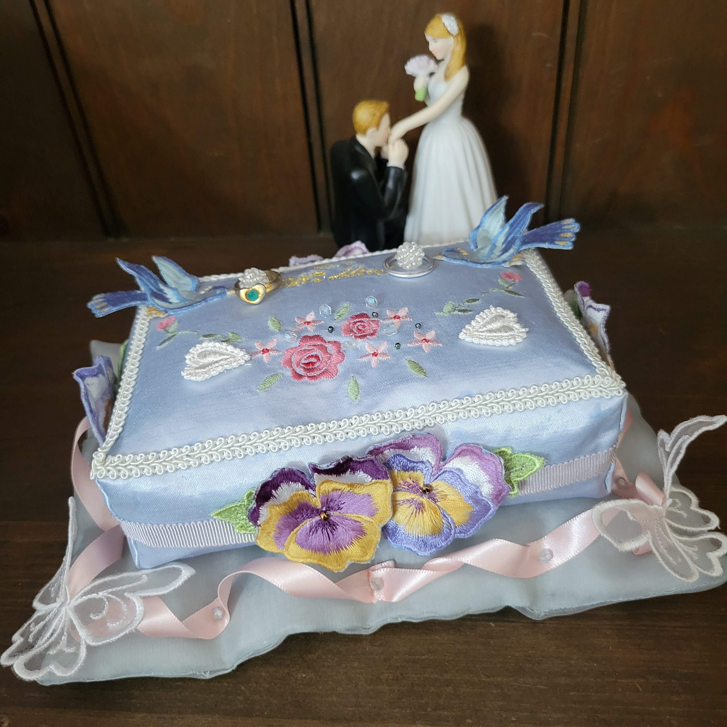 青い鳥が結ぶリングピロー