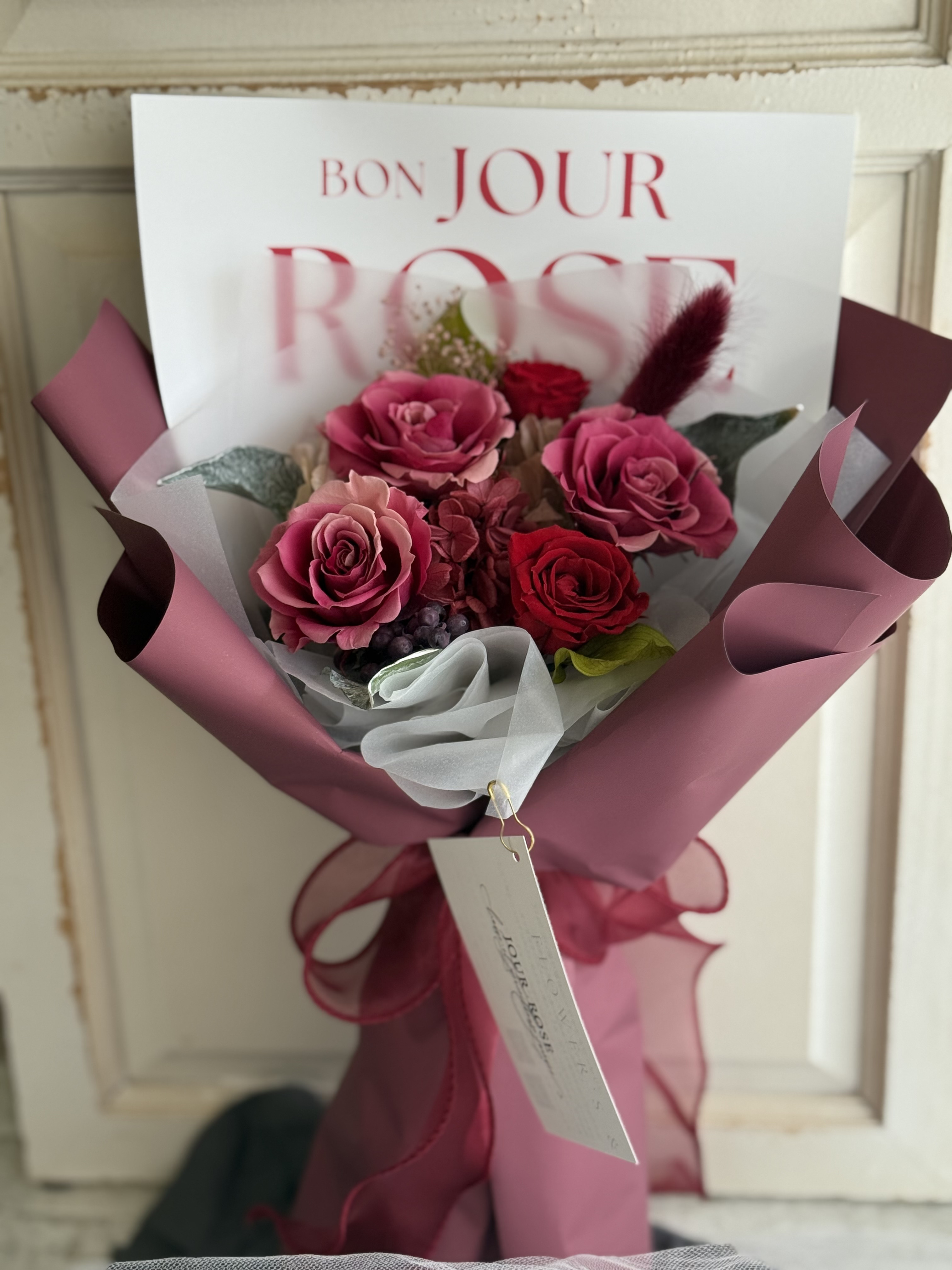 ピンクルビー 花束　プリザーブドフラワー　韓国風ラッピング　記念日　サプライズ　プレゼント　バラ5輪　プロポーズ