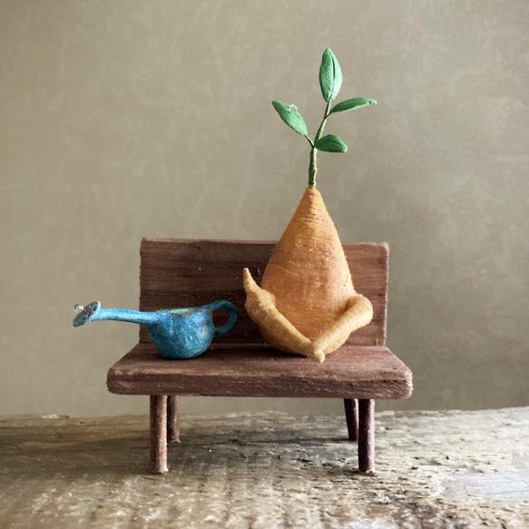 9740.bud ガジュマルとベンチ　給水 1枚目の画像