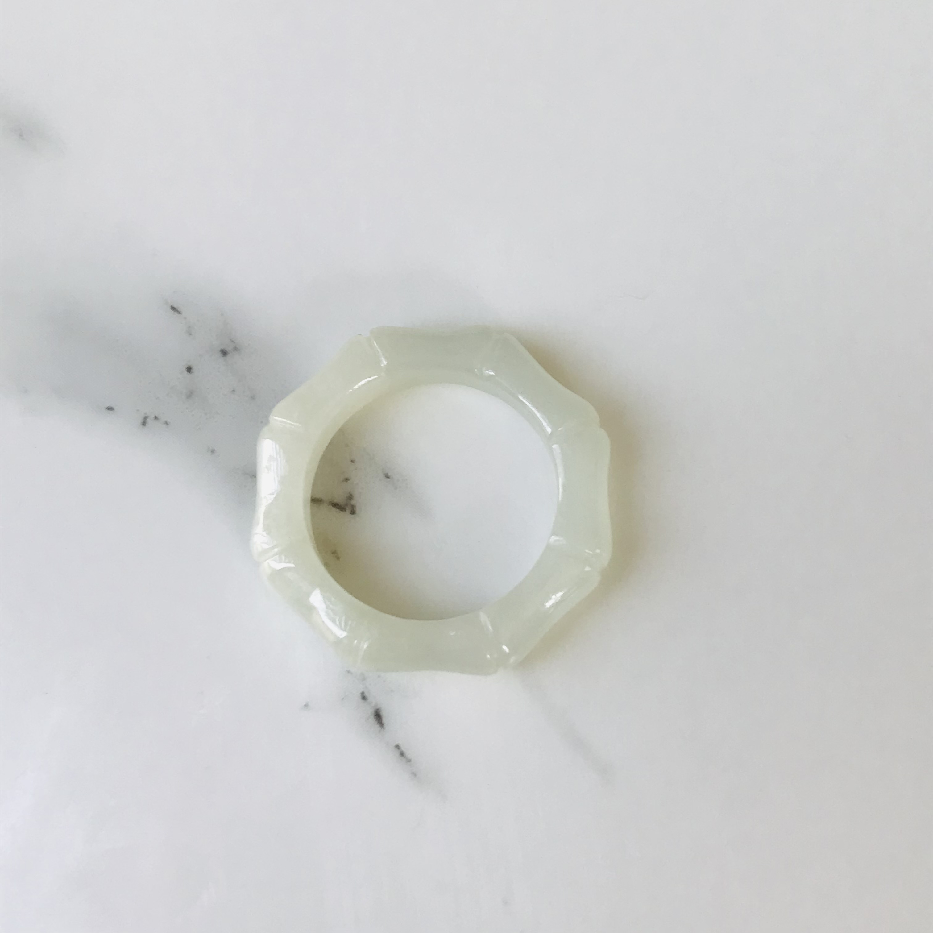 [R200-002］ ジェイド　JADE ヒスイ　本翡翠　くりぬき　リング　天然石　ミャンマー産　13号　指輪