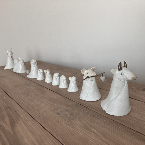 布製の白い牛の置物 白い布を纏った牛 立体・オブジェ TAMA-PUCA 通販 19744603｜Creema