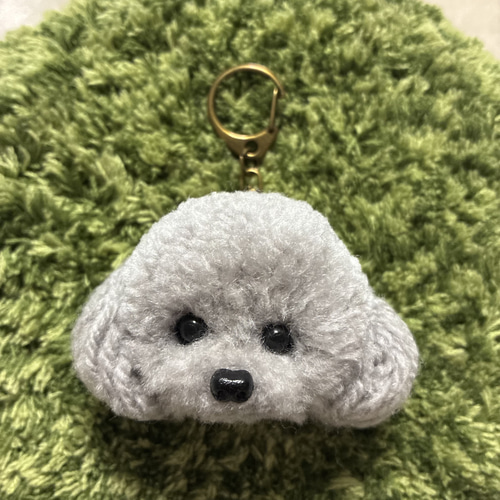 うるうるトイプードル 毛糸キーホルダー シルバー ぬいぐるみ