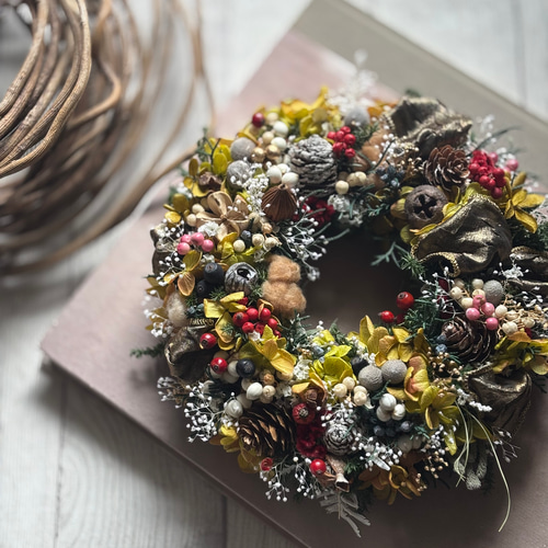 シックな秋色のリース アンティークカラー/アジサイ/実/ゴールド