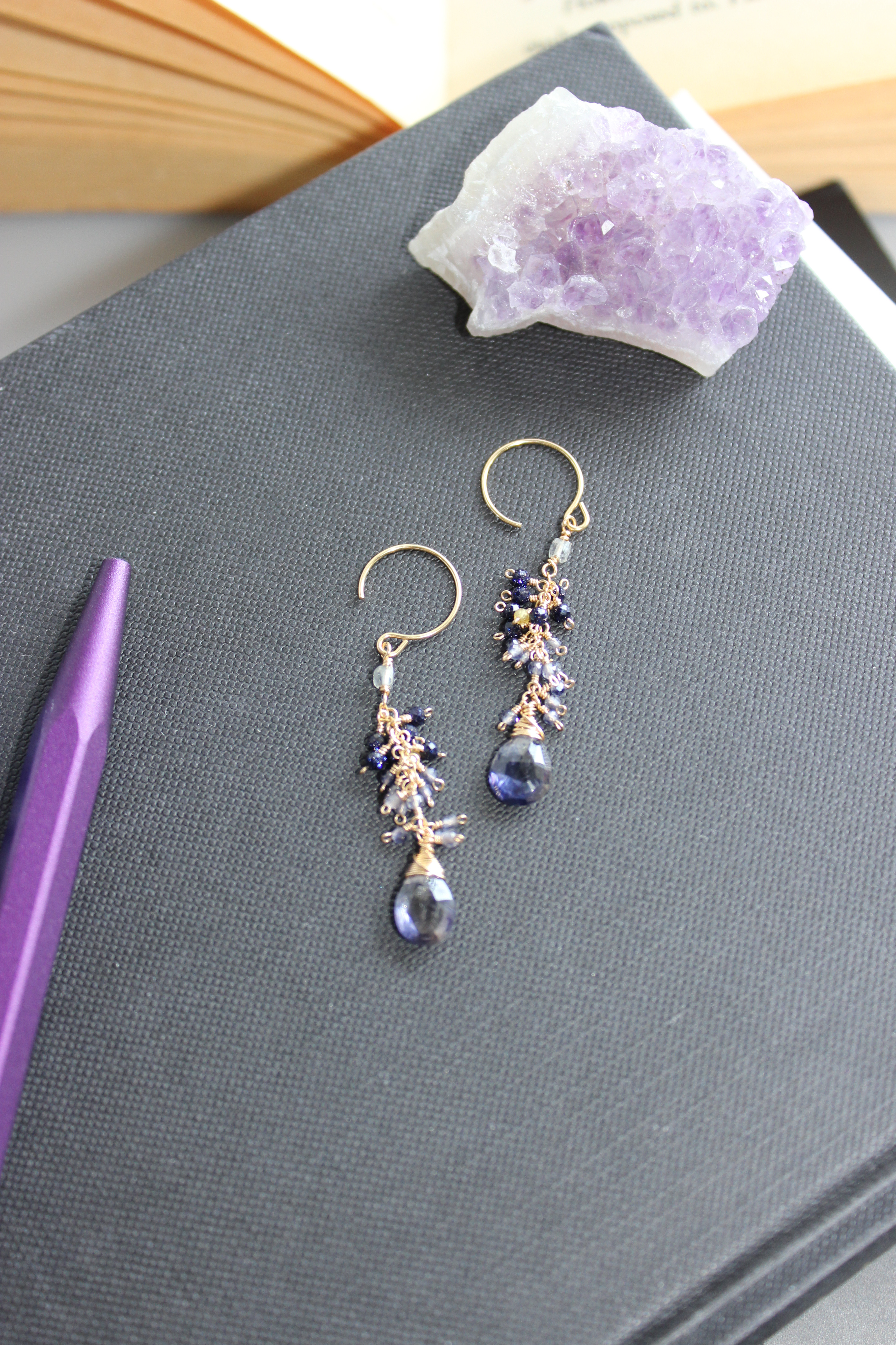 アイオライトとブルーゴールドストーンのピアス(イヤリング)