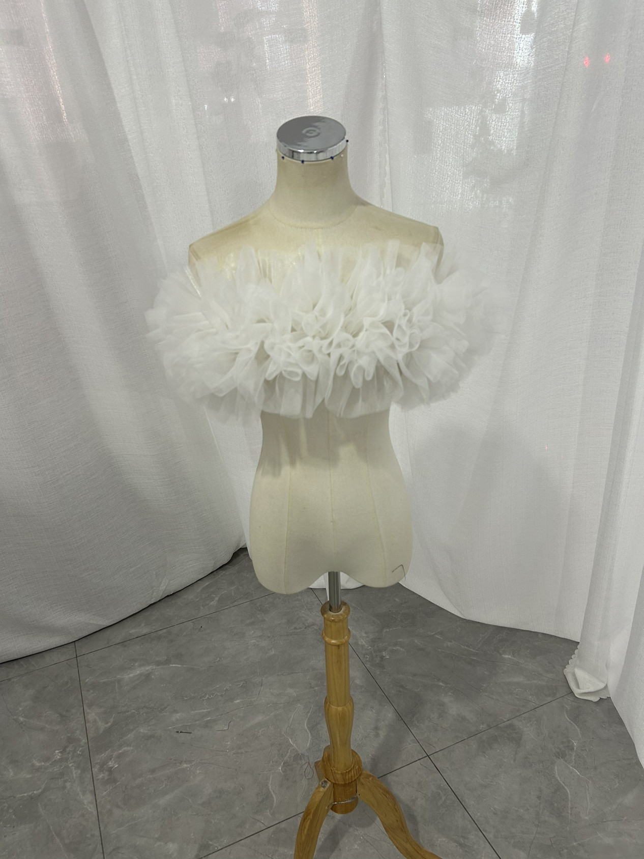 エレガント ポンチョ ソフトチュール ラッフルフリル 　ふわふわ取り外しオフショルダー