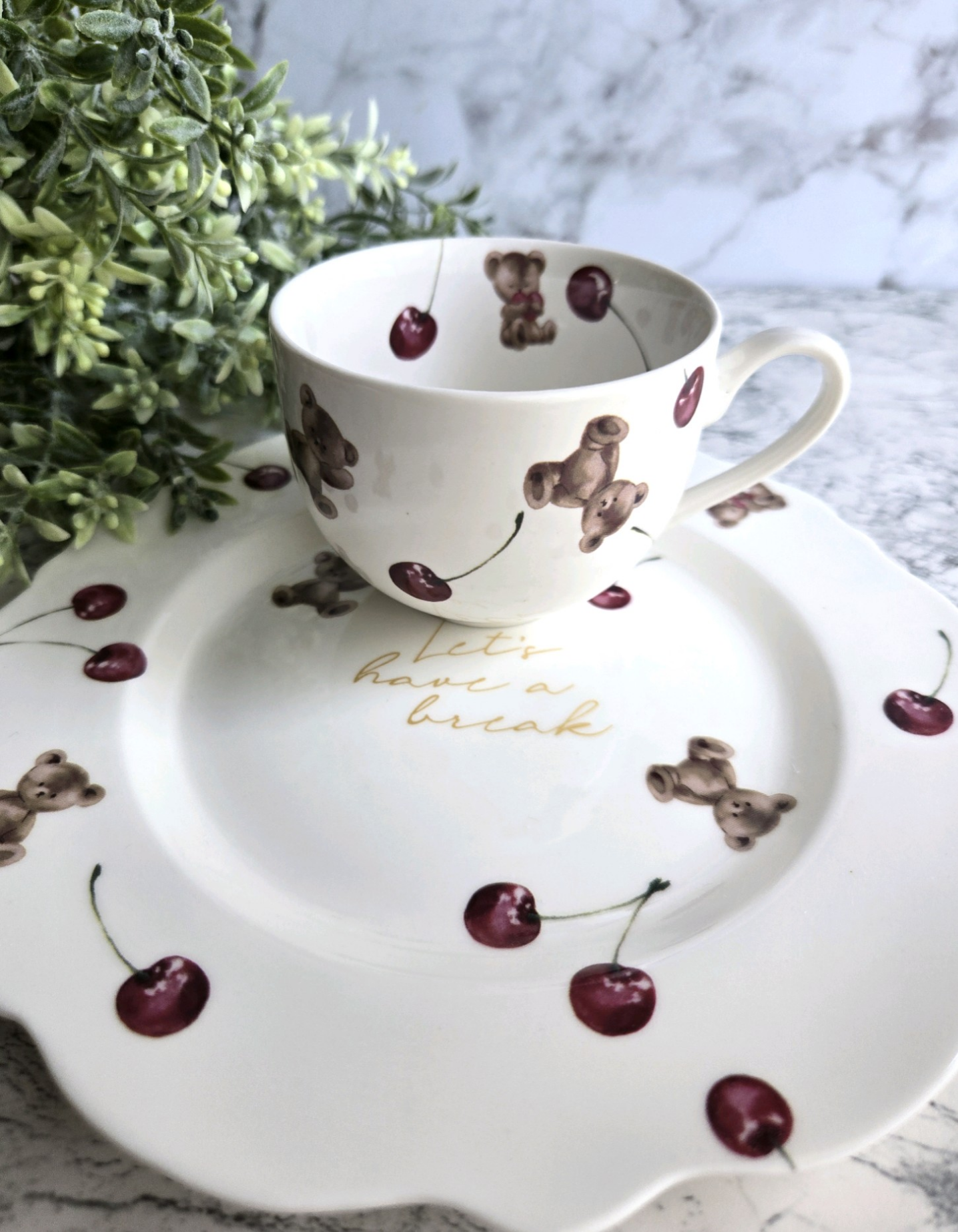 くまさんとチェリーのカップ&ソーサーセット