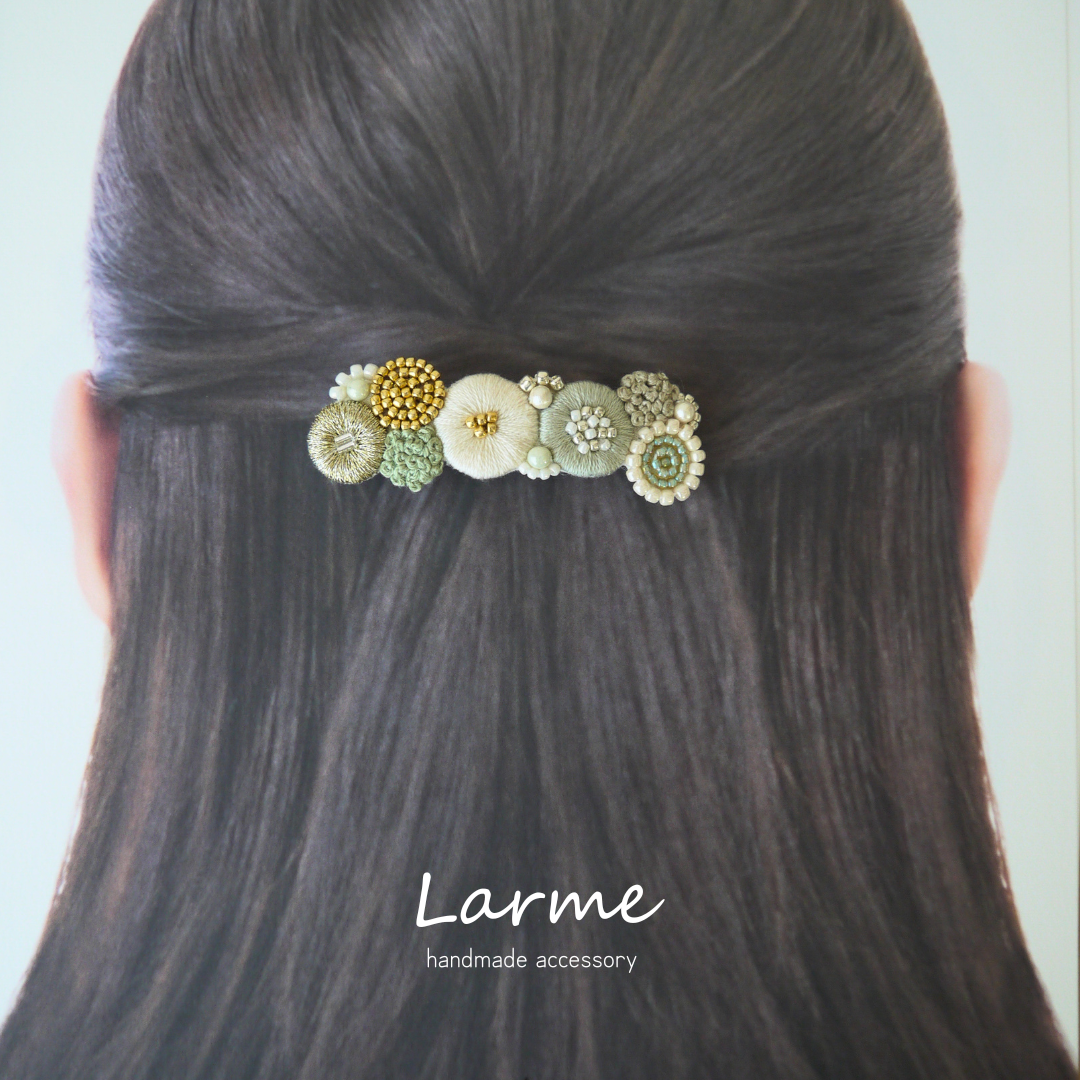 優しいグリーン♡marumaru 刺繍バレッタ