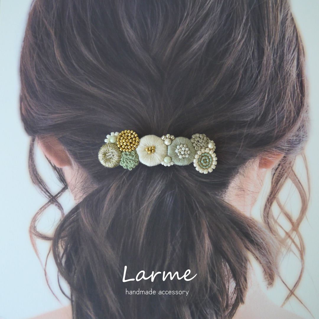 優しいグリーン♡marumaru 刺繍バレッタ