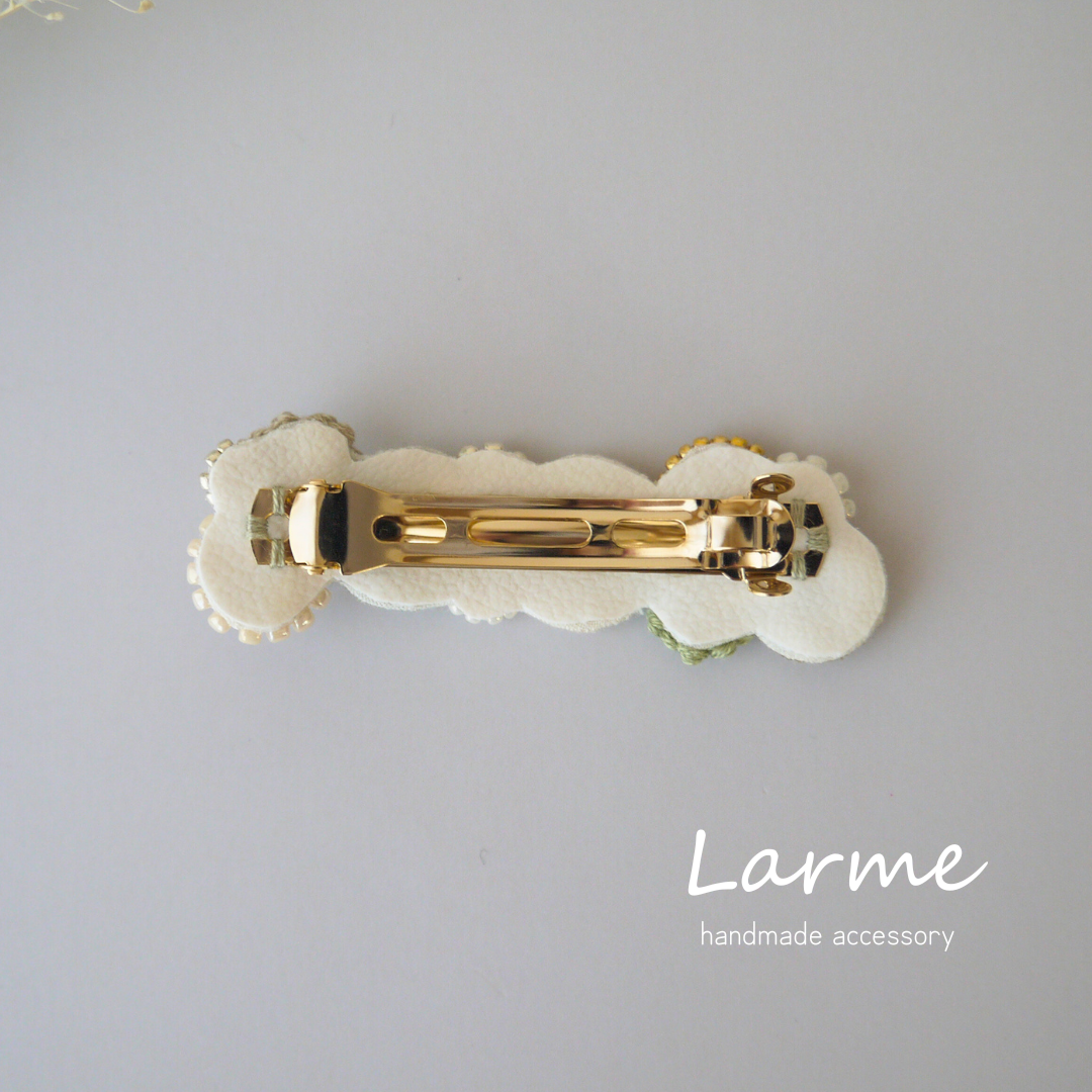 優しいグリーン♡marumaru 刺繍バレッタ